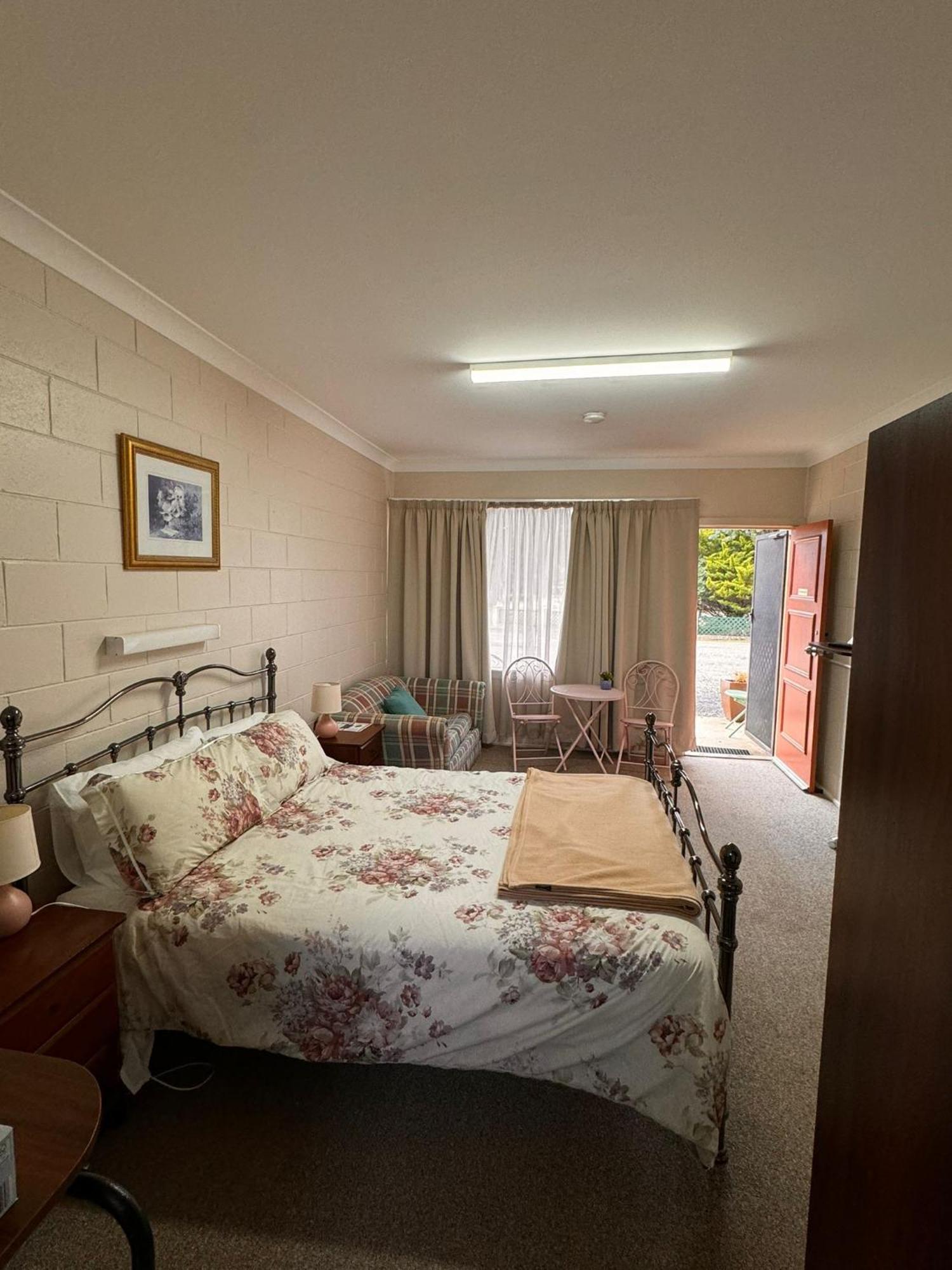 Alpine Country Motel Plus Free Coffee Cooma Eksteriør billede