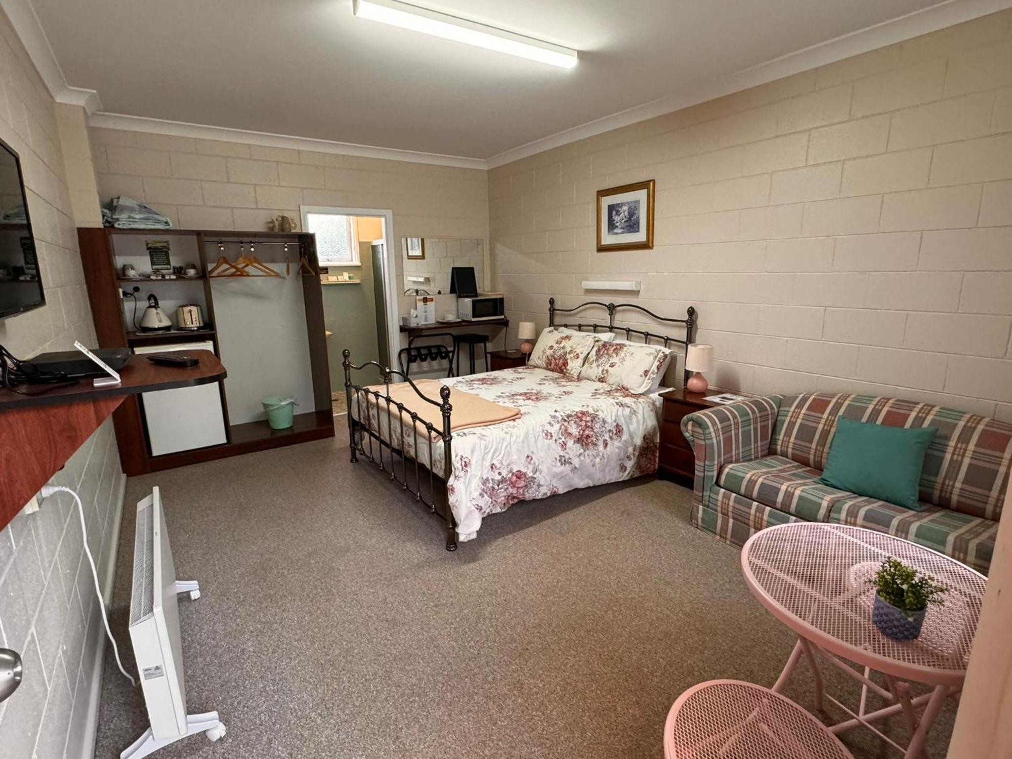 Alpine Country Motel Plus Free Coffee Cooma Eksteriør billede