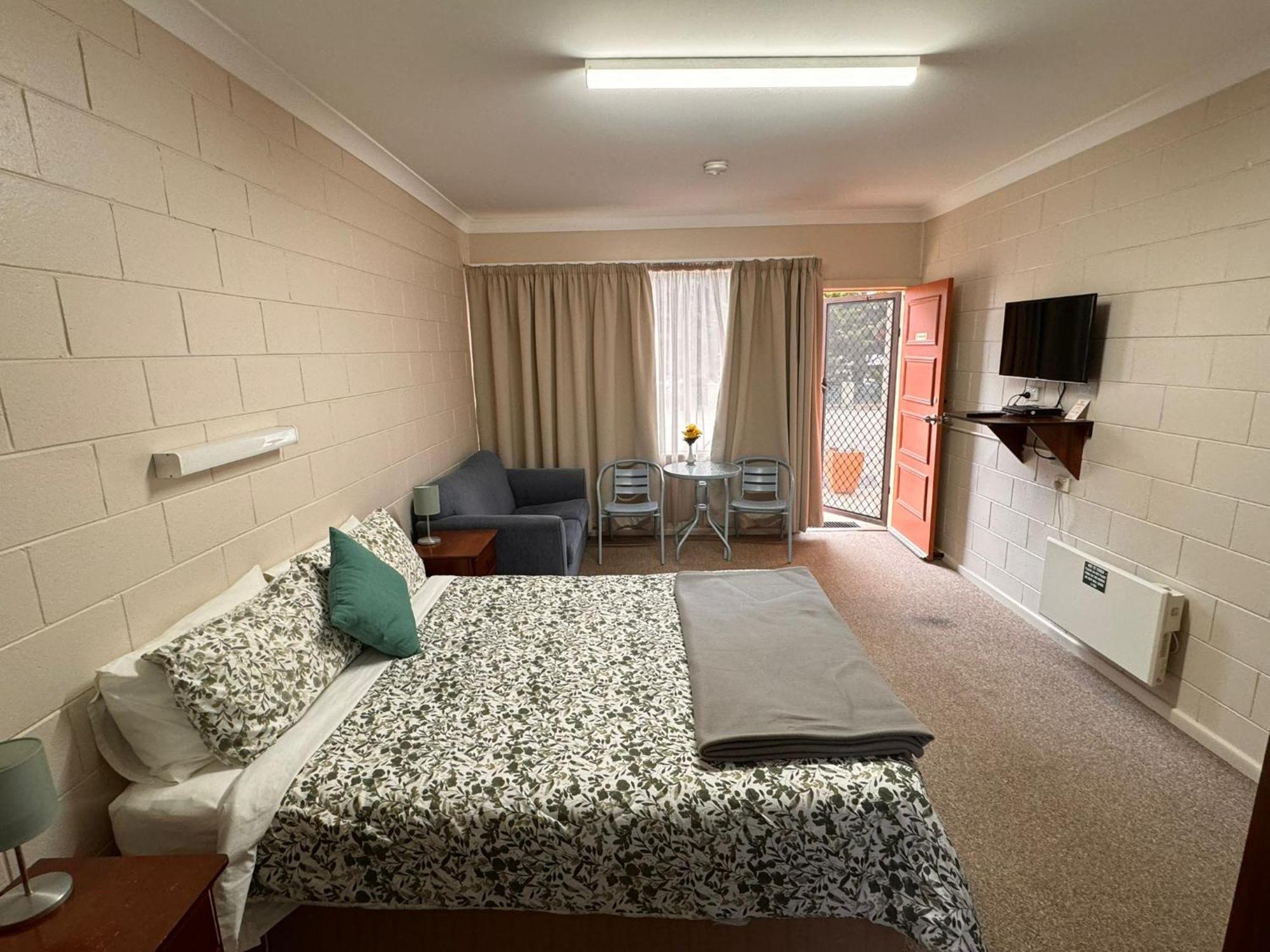 Alpine Country Motel Plus Free Coffee Cooma Eksteriør billede