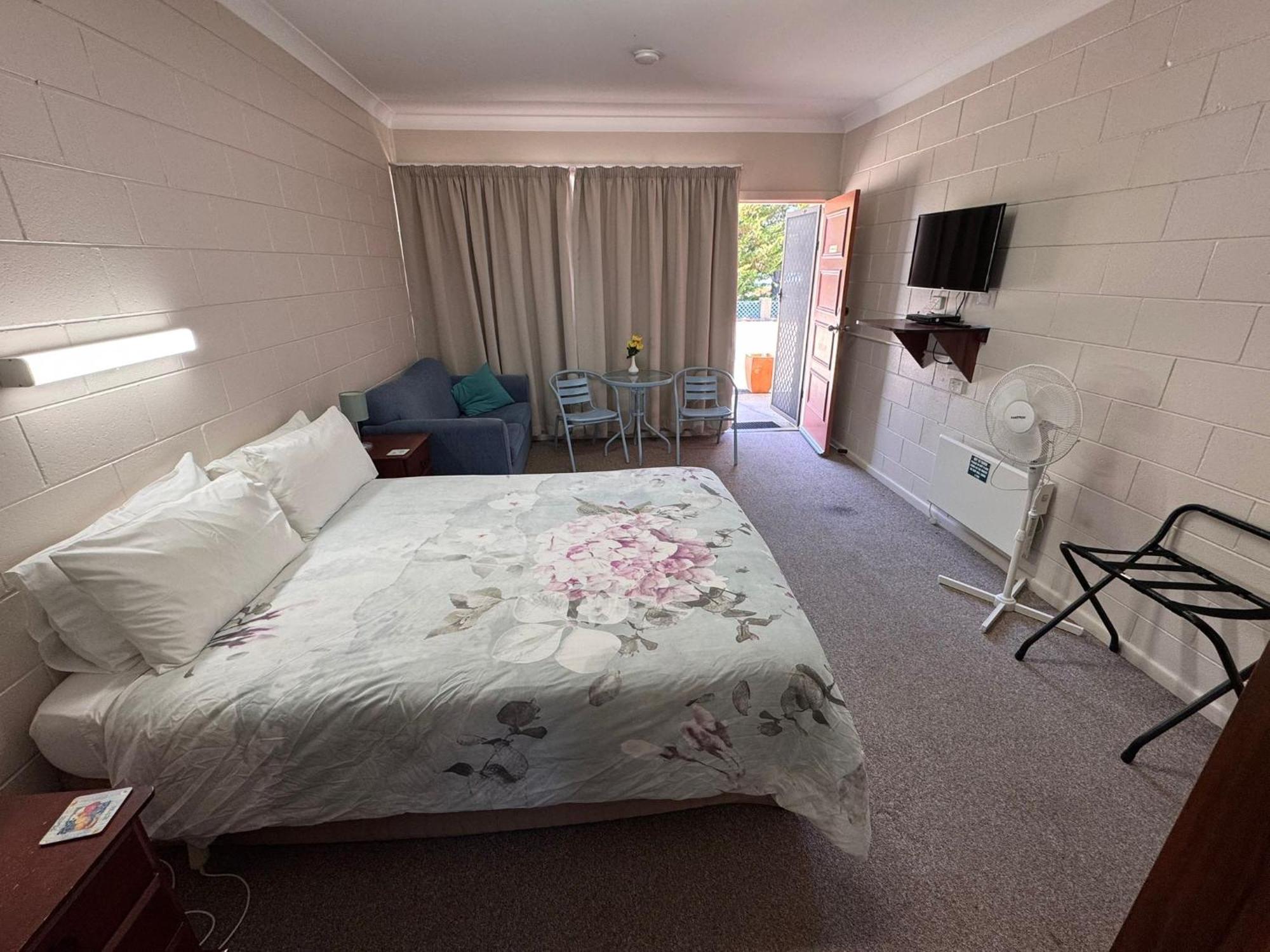 Alpine Country Motel Plus Free Coffee Cooma Eksteriør billede