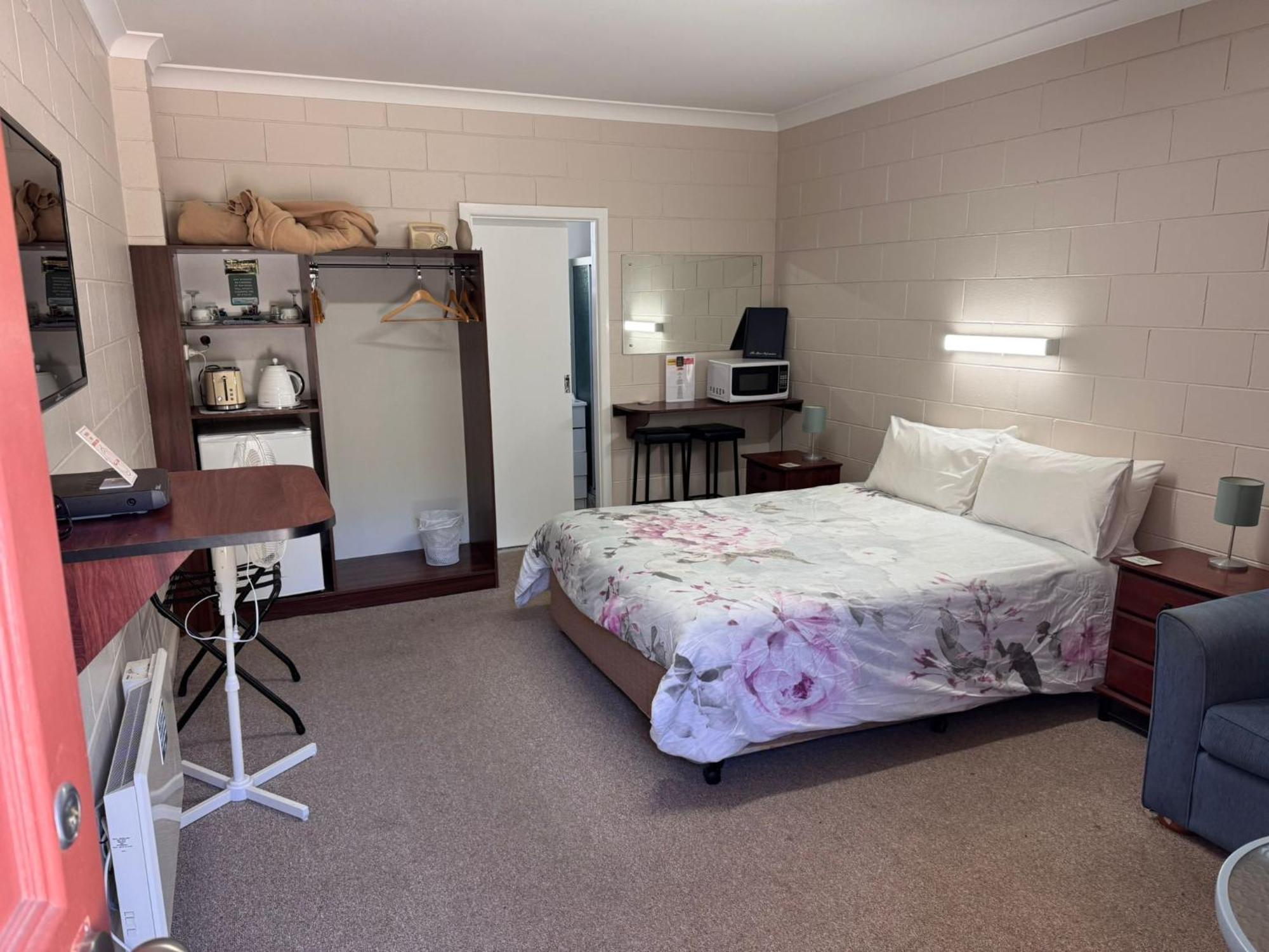 Alpine Country Motel Plus Free Coffee Cooma Eksteriør billede